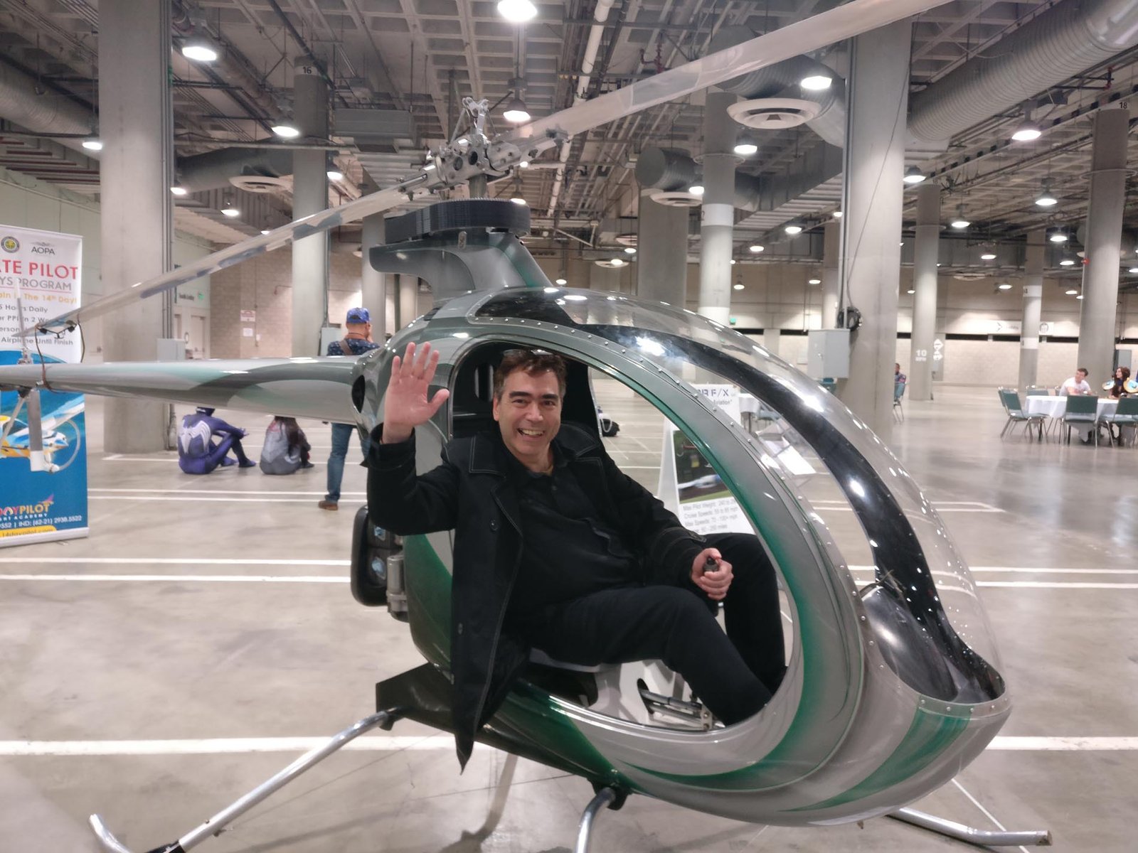 Abran Paso, llegó en el Taxi Volador!