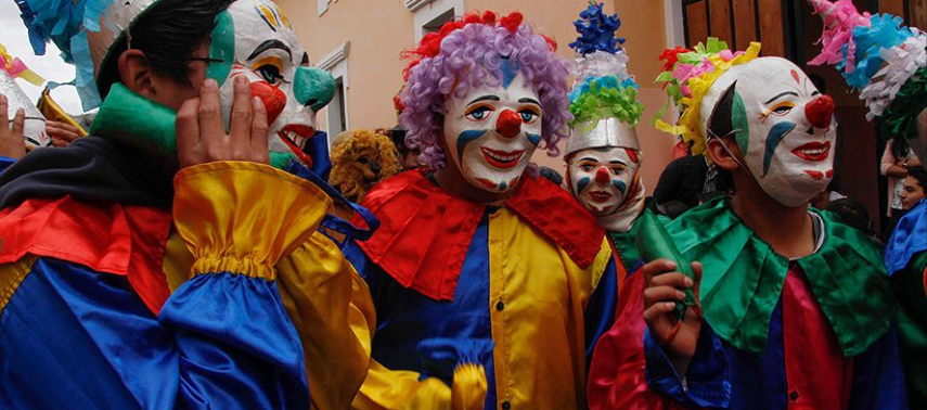 Payasos sagrados – Luisa Valenzuela