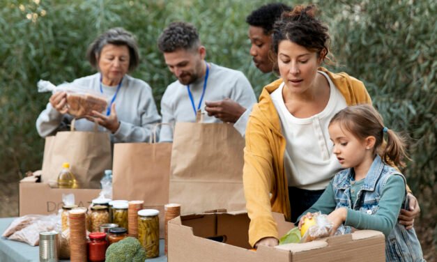 El Colapso del Paradigma Industrial y el Resurgir de Modelos Comunitarios